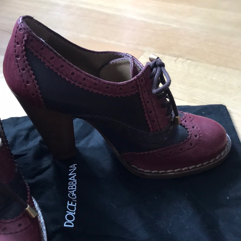 Dolce & Gabbana wing tip pumps! - Picture 2 of 7